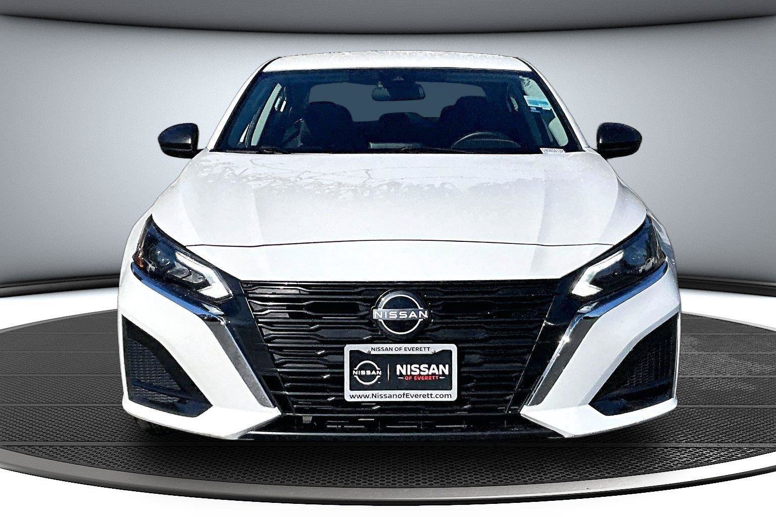 Used 2025 Nissan Altima 2.5 SV FWD image 3