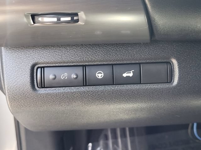 Used 2022 Nissan Pathfinder SL w/ SL Black Package FWD image 9