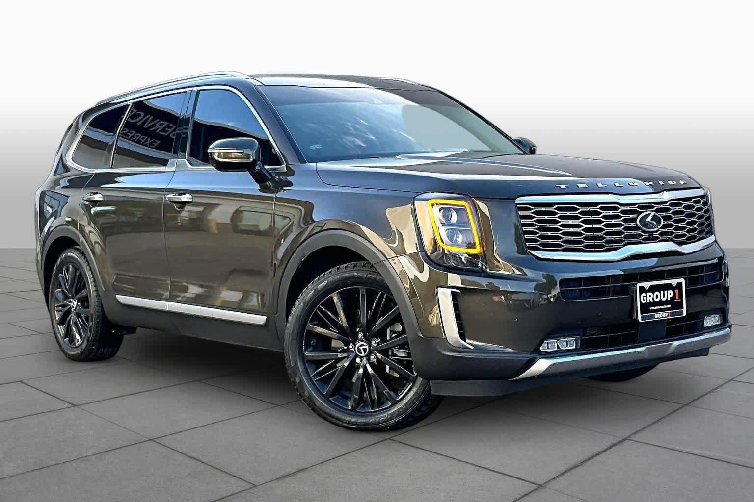 Used 2020 Kia Telluride SX w/ Towing Package FWD image 3
