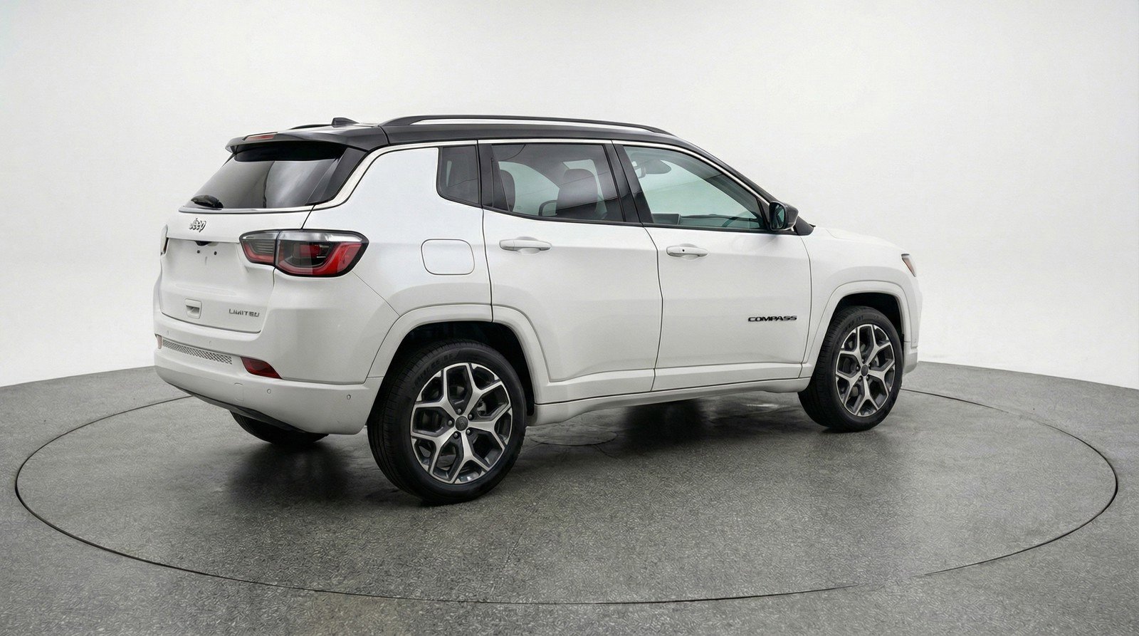 Used 2025 Jeep Compass Limited image 9