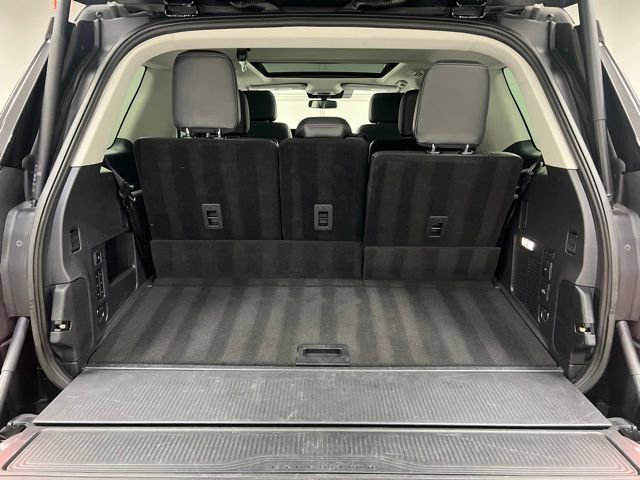 Used 2025 Ford Expedition Platinum AWD/4WD image 48