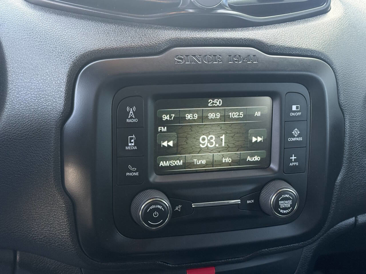 Used 2017 Jeep Renegade Altitude image 9