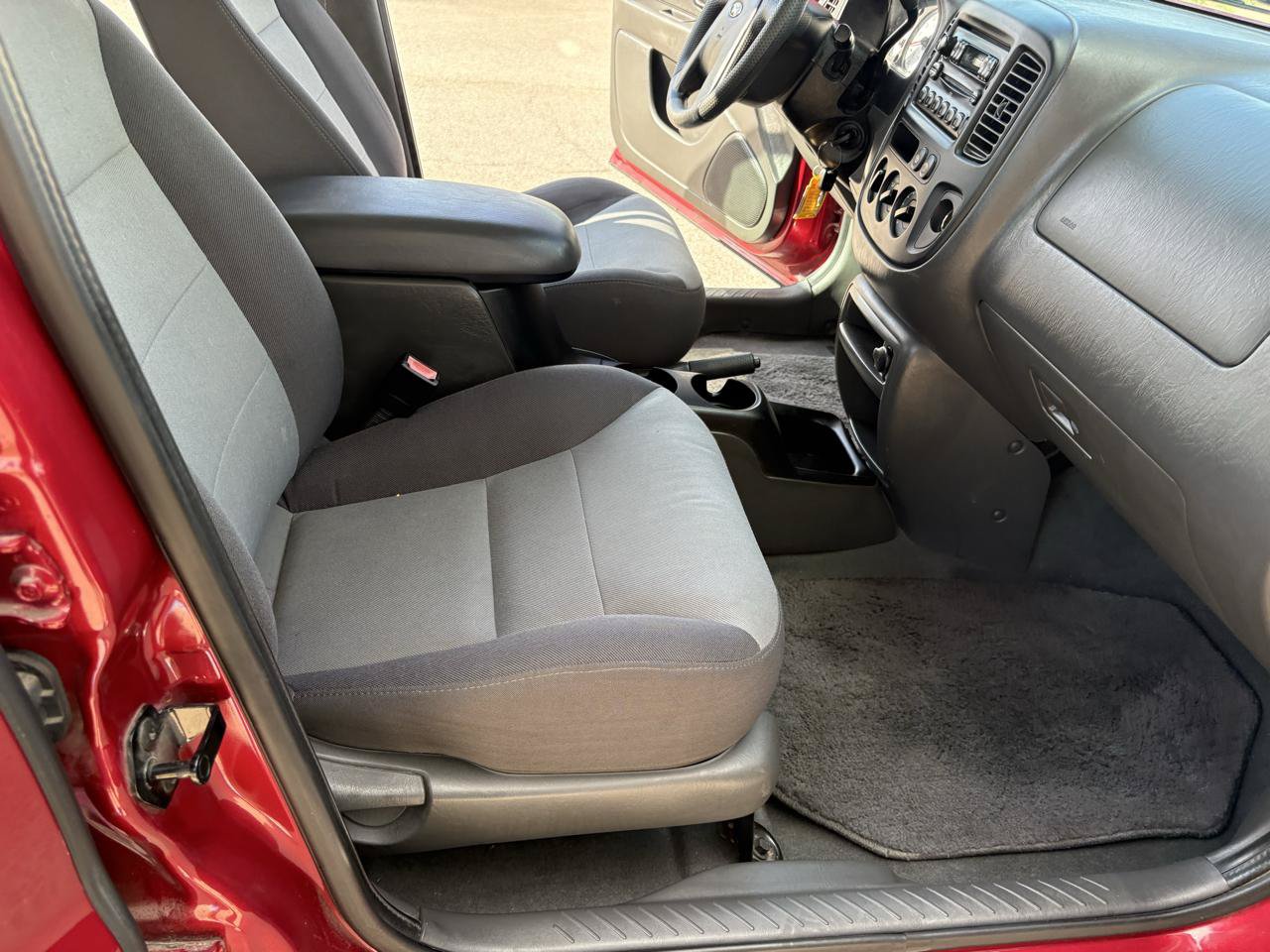 Used 2004 Ford Escape XLS FWD image 22