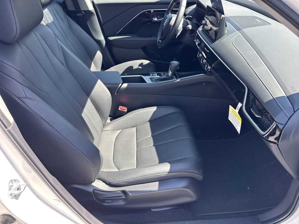 Used 2025 Acura ADX FWD image 13