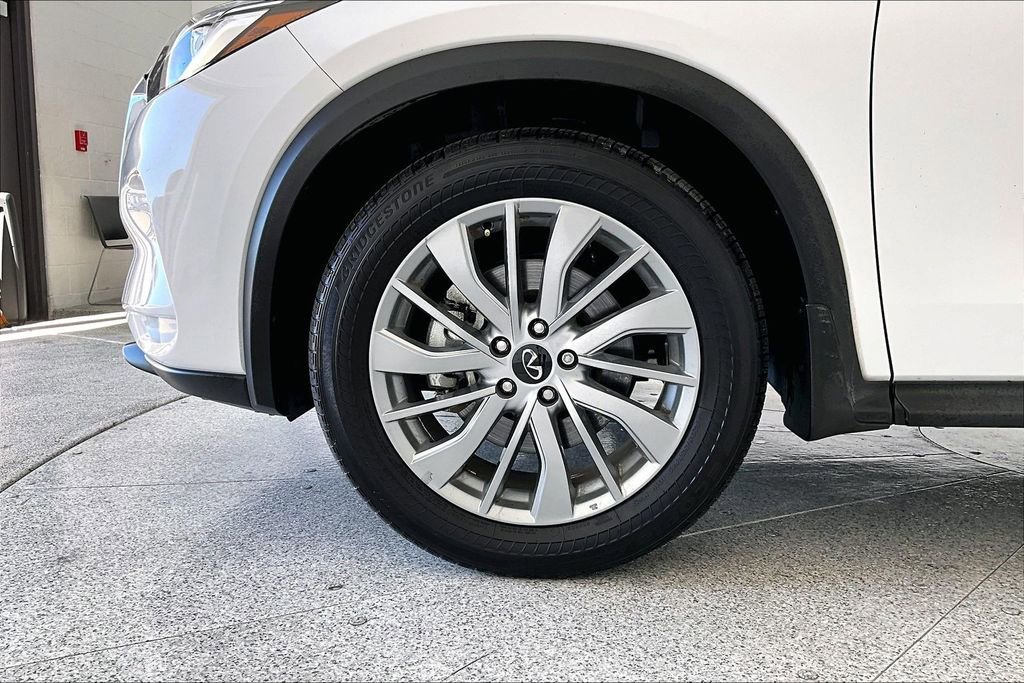 Certified 2025 INFINITI QX50 Pure image 12