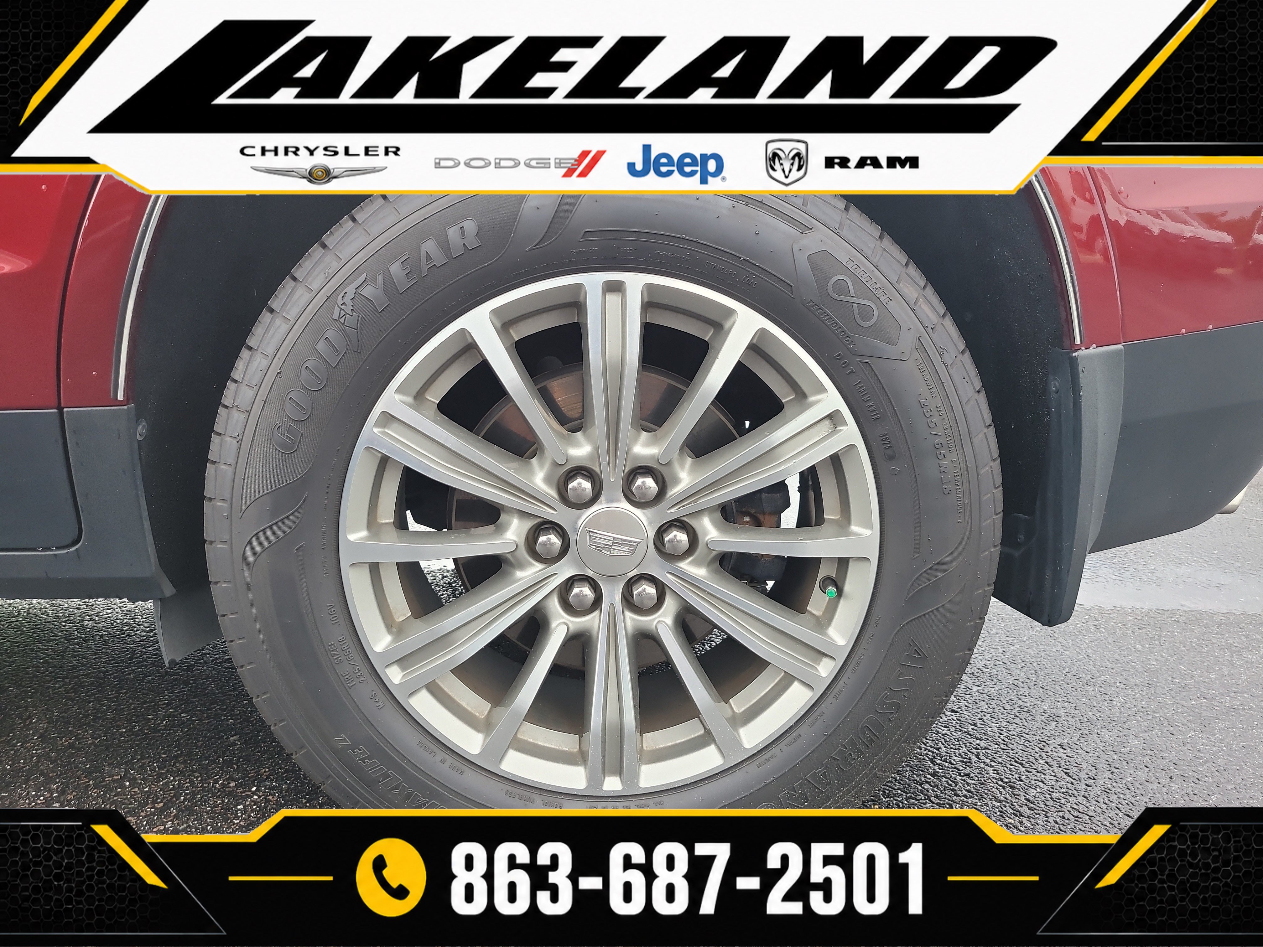 Used 2017 Cadillac XT5 Luxury w/ Driver Awareness Package FWD image 8