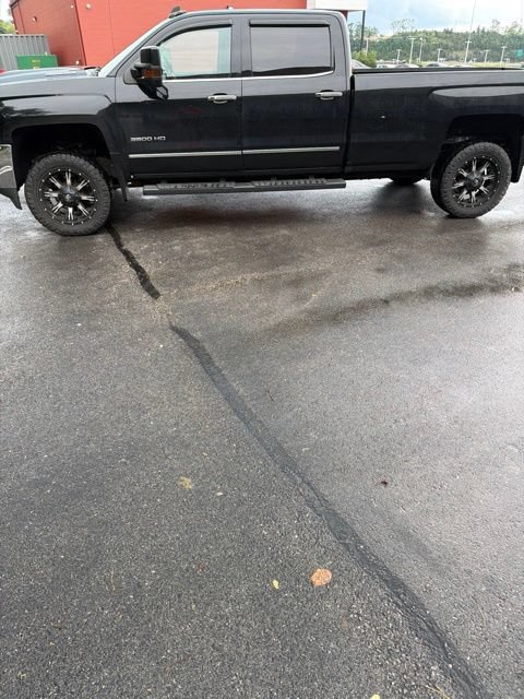 Used 2019 Chevrolet Silverado 3500 LTZ w/ Duramax Plus Package AWD/4WD image 2