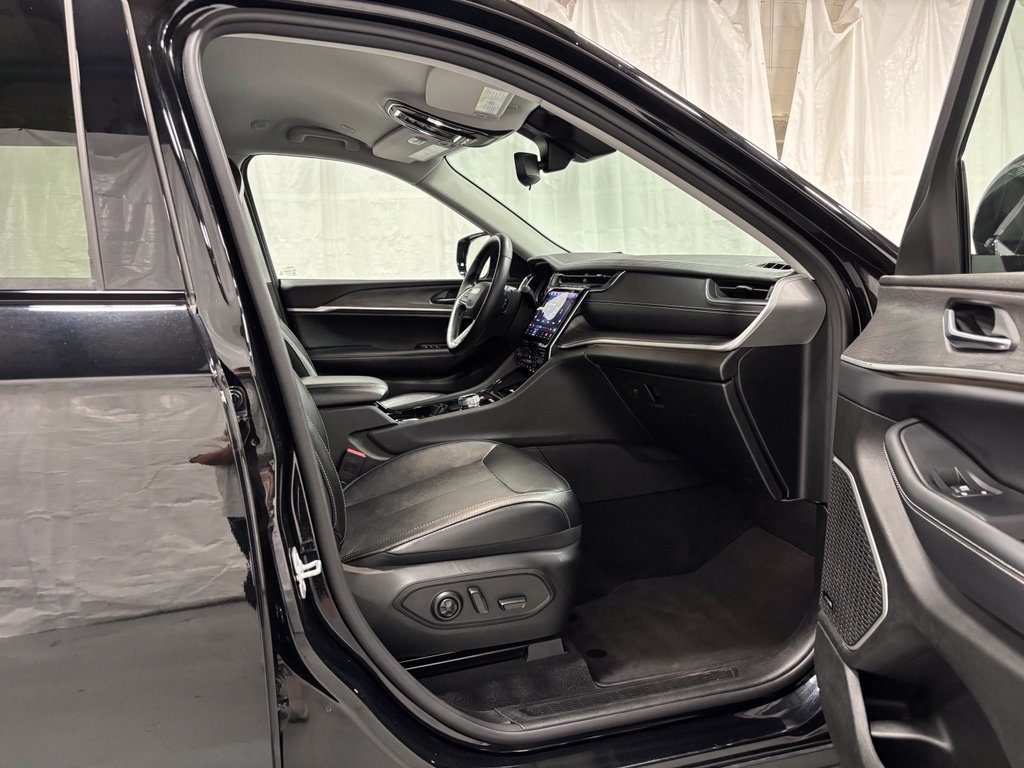 Used 2022 Jeep Grand Cherokee L Limited AWD/4WD image 60