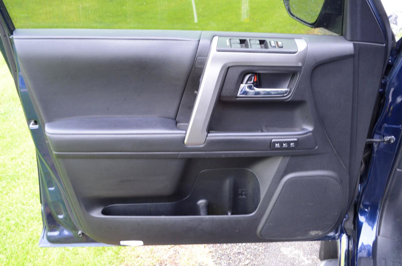 Used 2023 Toyota 4Runner Limited AWD/4WD image 19