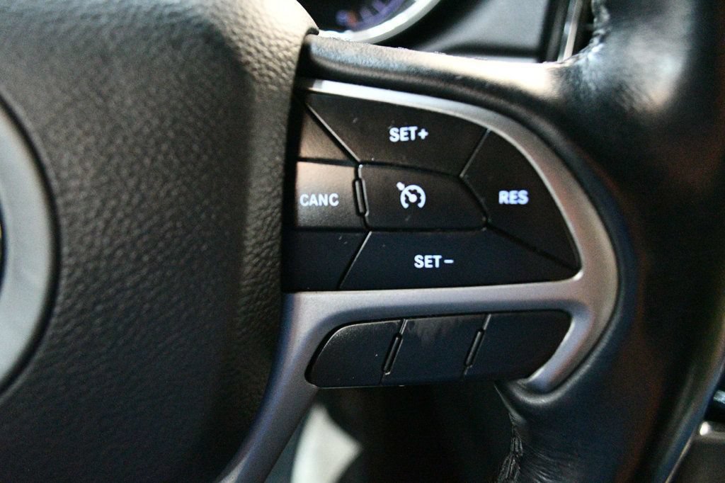 Used 2022 Jeep Grand Cherokee Limited AWD/4WD image 42