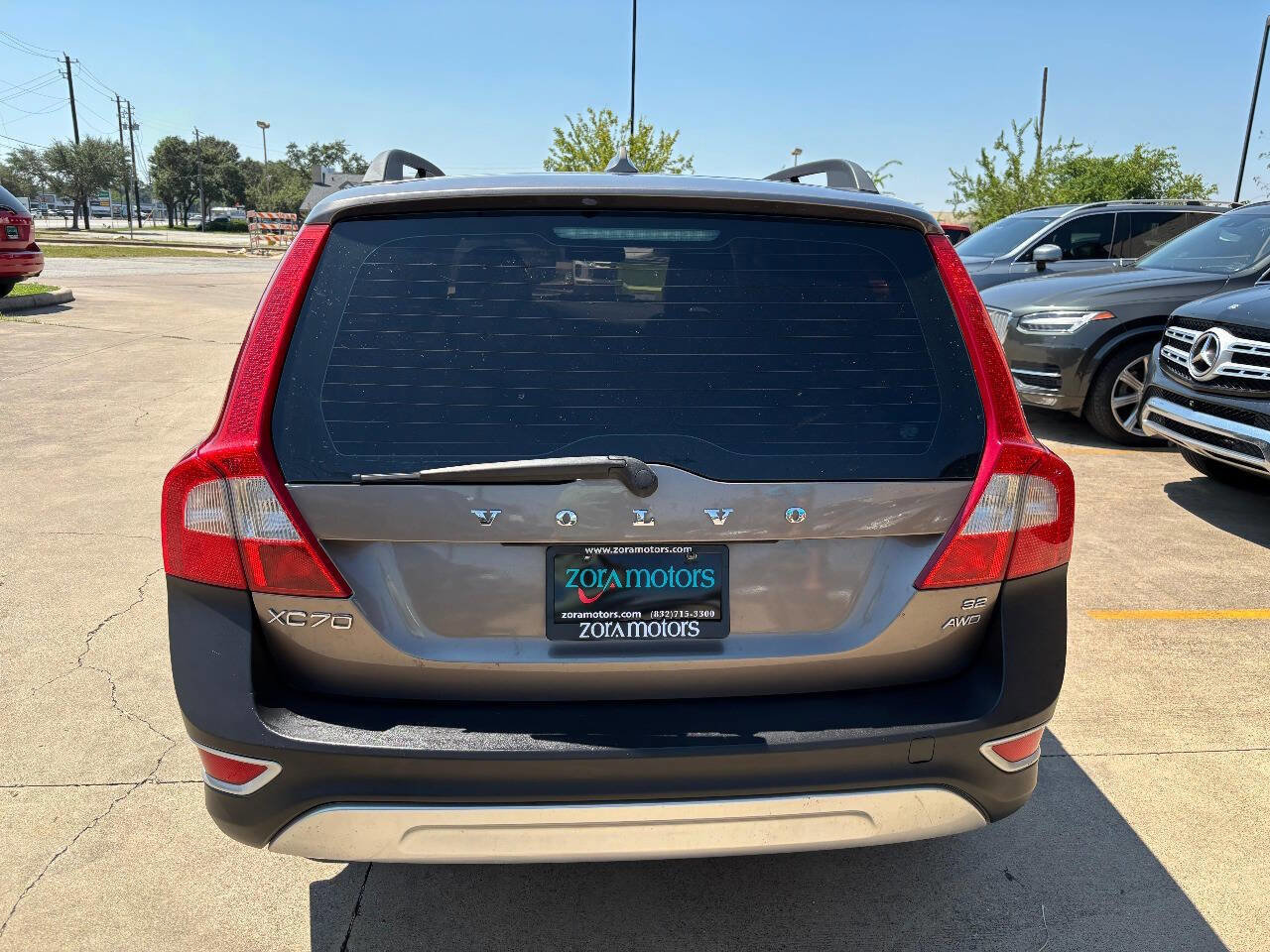 Used 2010 Volvo XC70 3.2 image 4