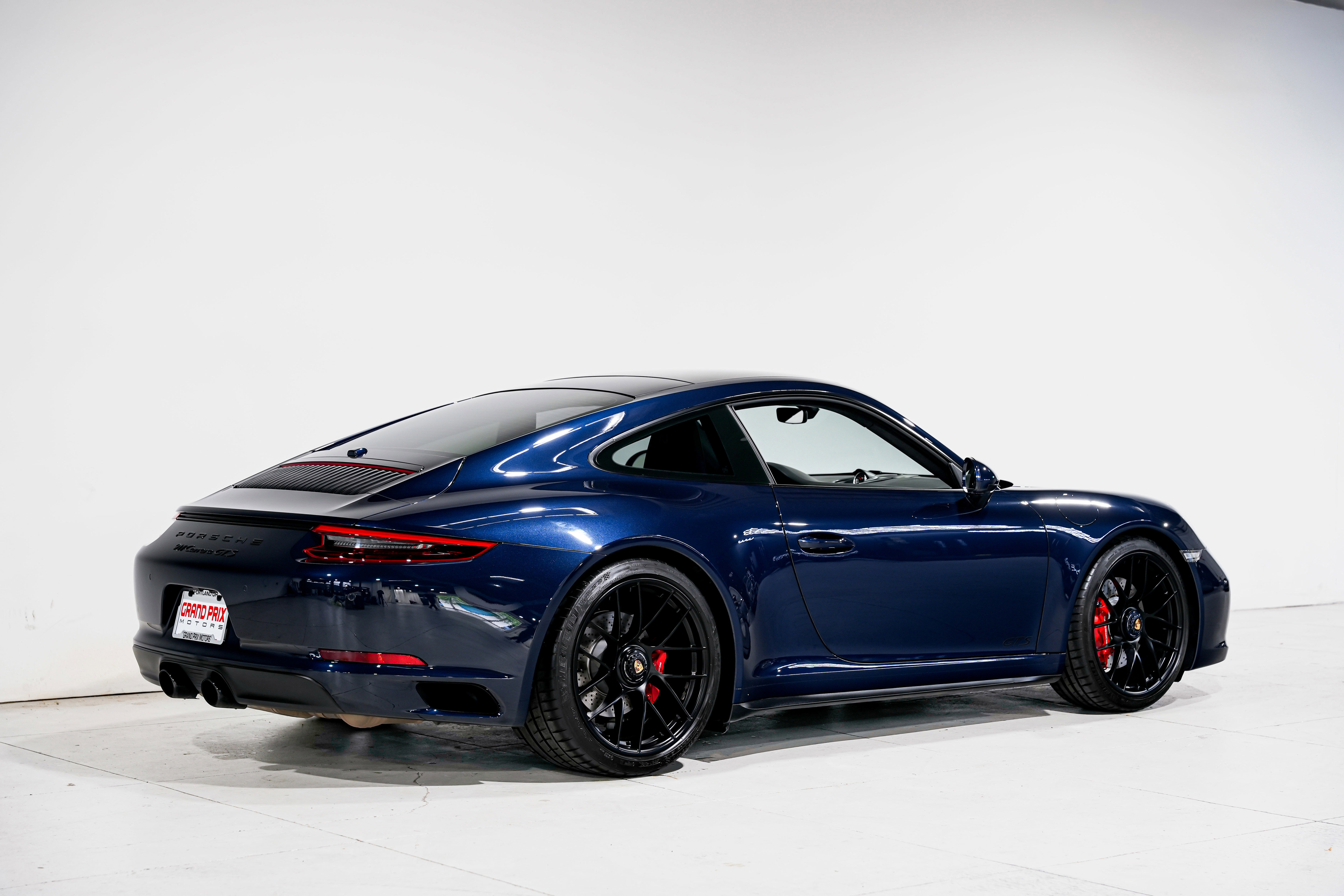 Used 2019 Porsche 911 Carrera GTS RWD image 3