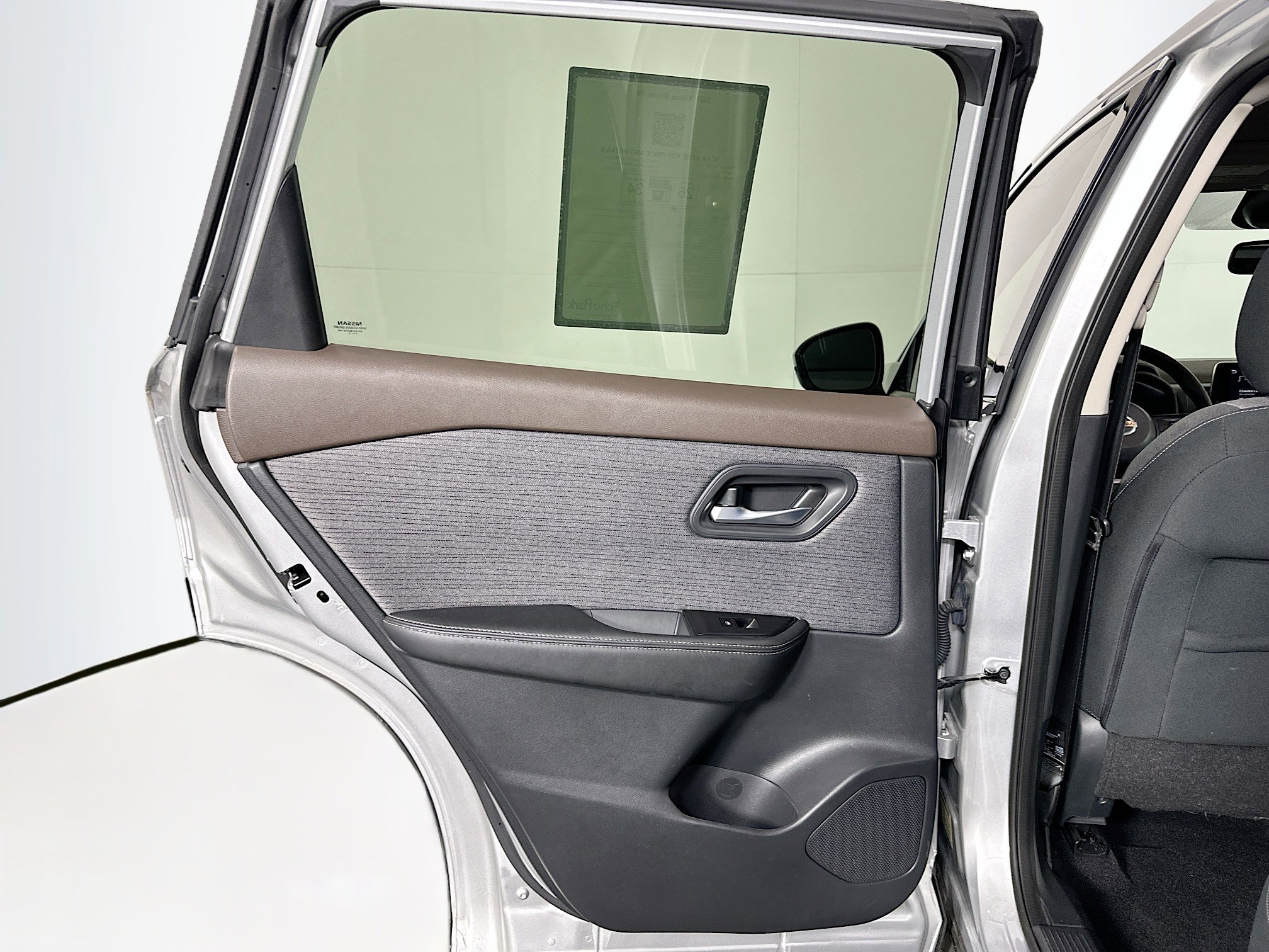 Used 2021 Nissan Rogue SV image 26