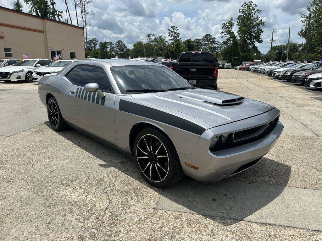Used 2014 Dodge Challenger R/T RWD image 3