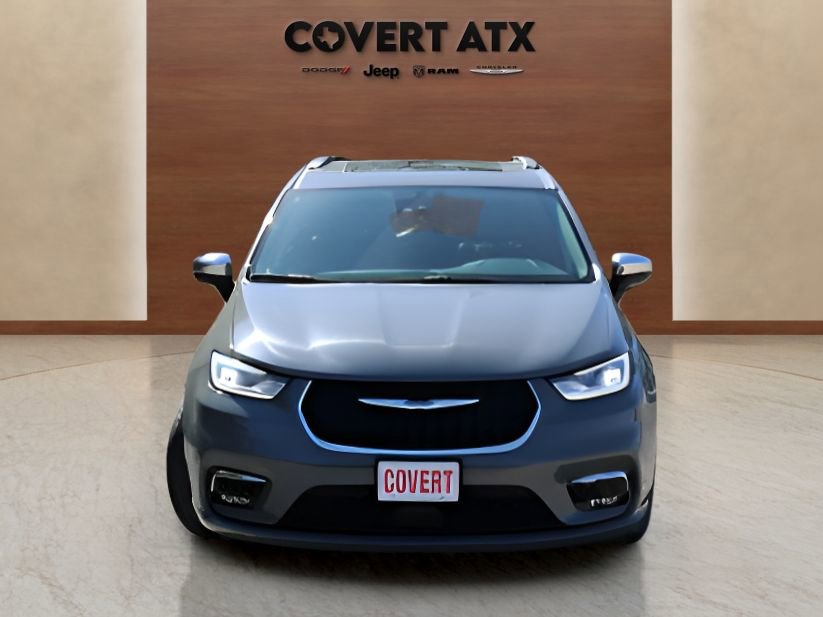 Used 2023 Chrysler Pacifica Limited image 8