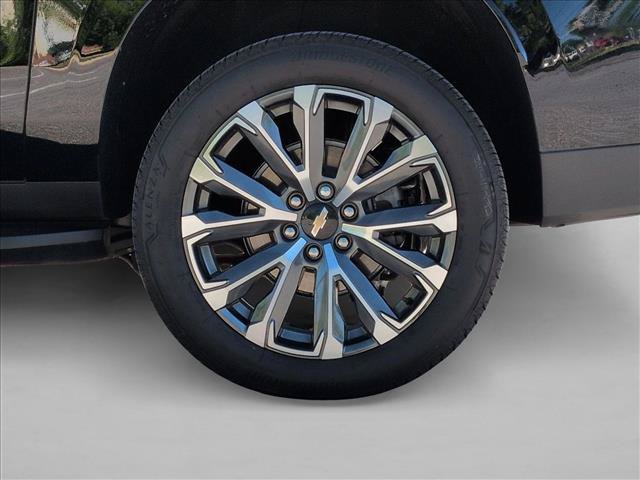 Used 2026 Chevrolet Suburban High Country AWD/4WD image 25