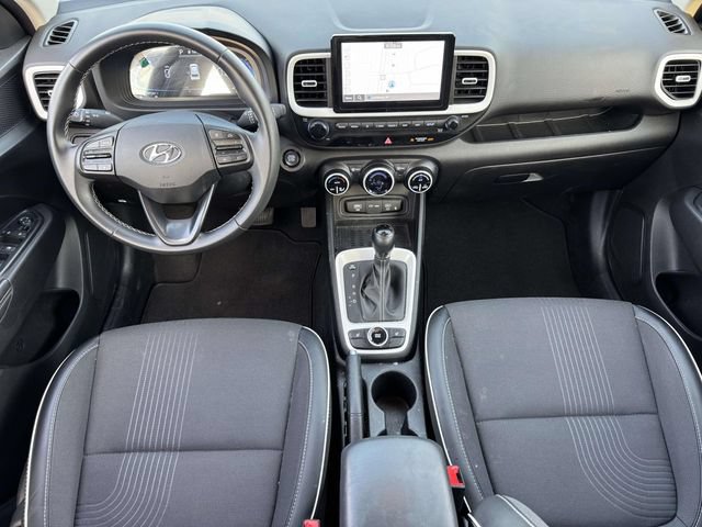 Used 2024 Hyundai Venue Limited FWD image 18