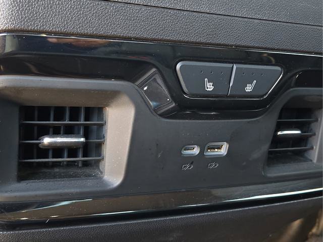 Used 2024 GMC Sierra 1500 AT4 w/ Technology Package AWD/4WD image 17