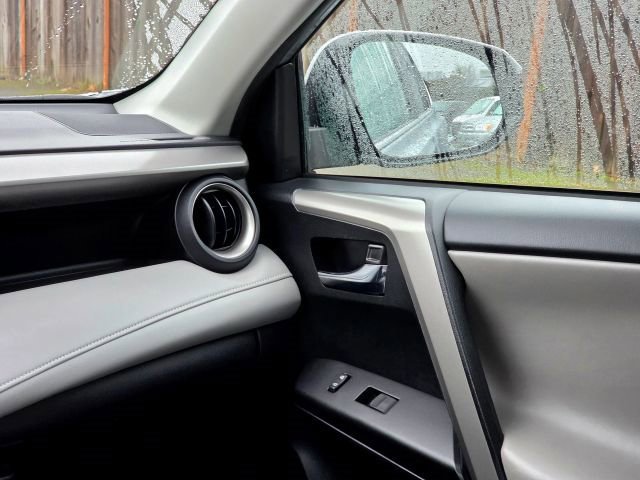 Used 2018 Toyota RAV4 XLE image 21