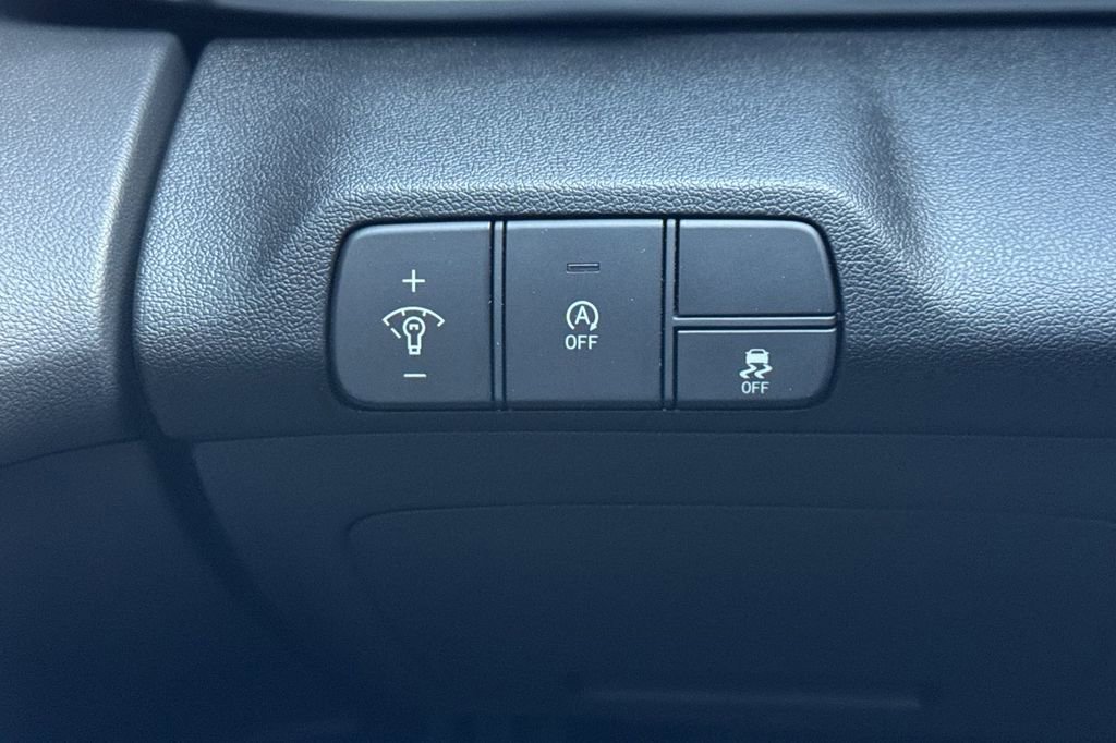 Used 2024 Hyundai Elantra SE image 29