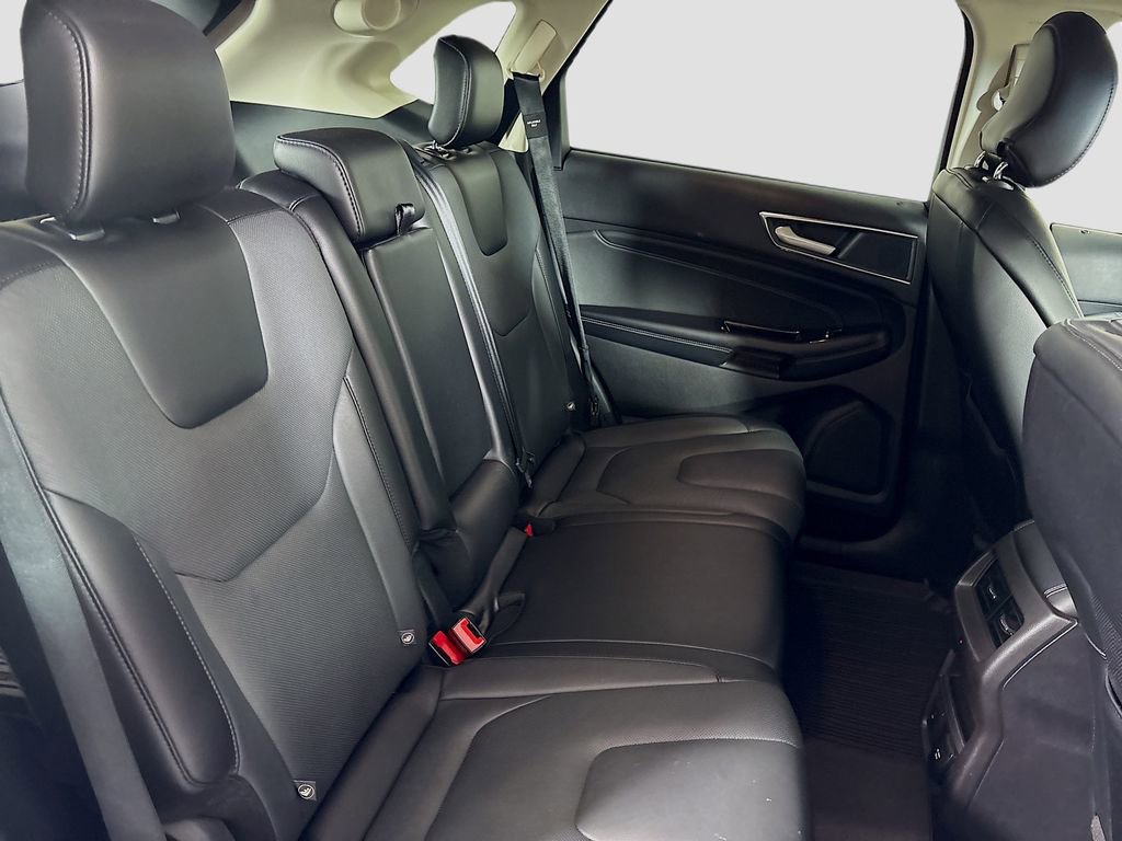 Used 2018 Ford Edge Titanium w/ Equipment Group 302A image 33
