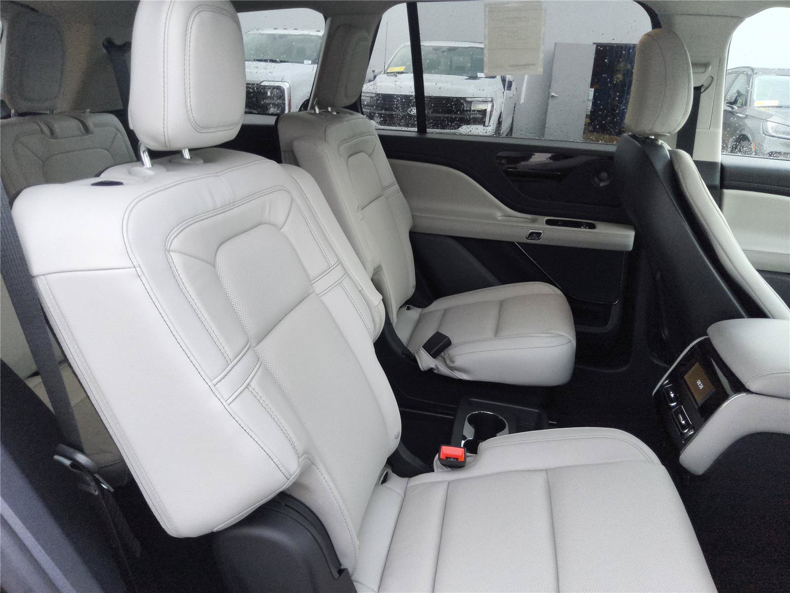 New 2027 Lincoln Aviator Reserve w/ Jet Appearance Package RWD image 31