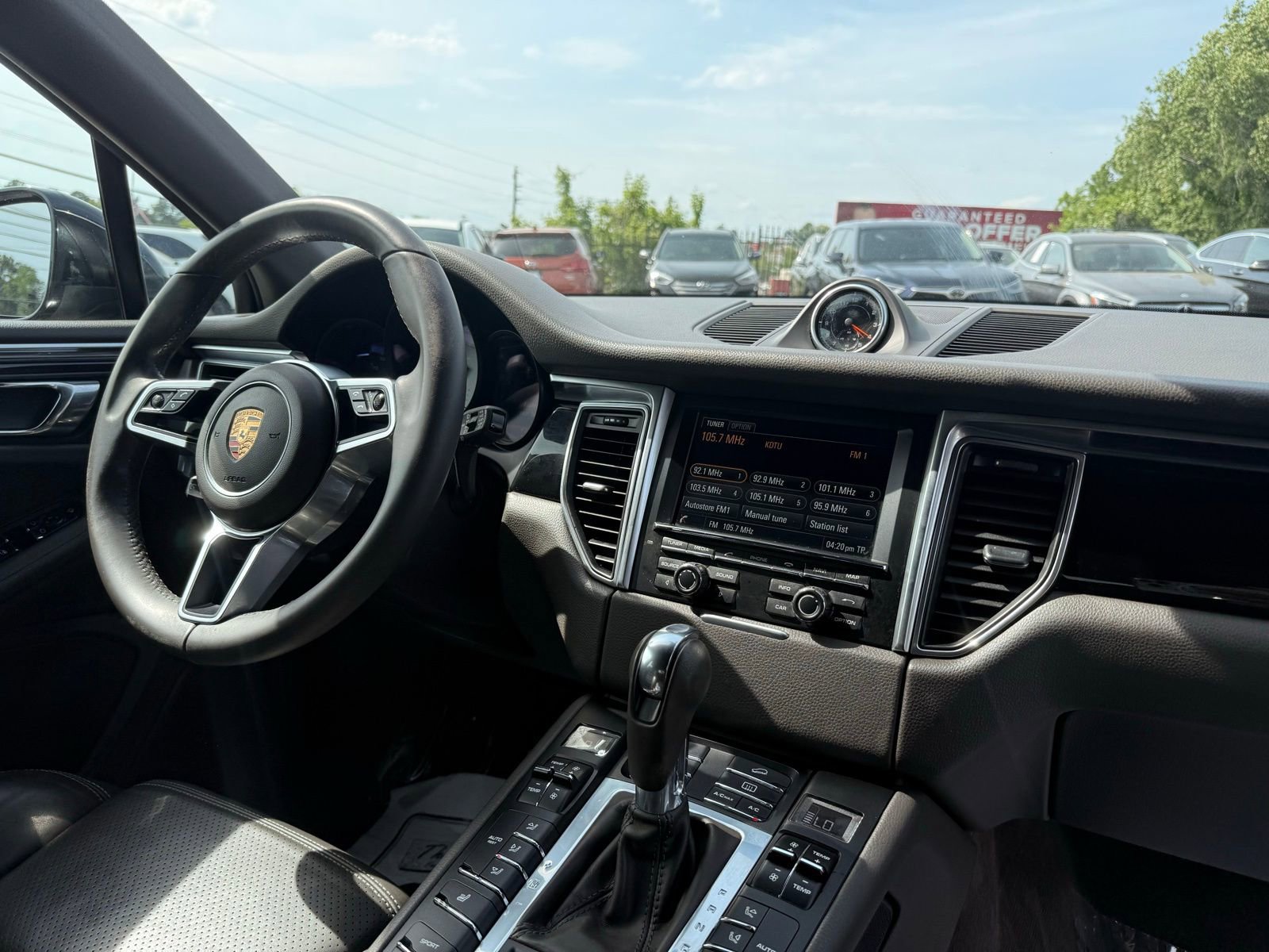 Used 2015 Porsche Macan S image 31