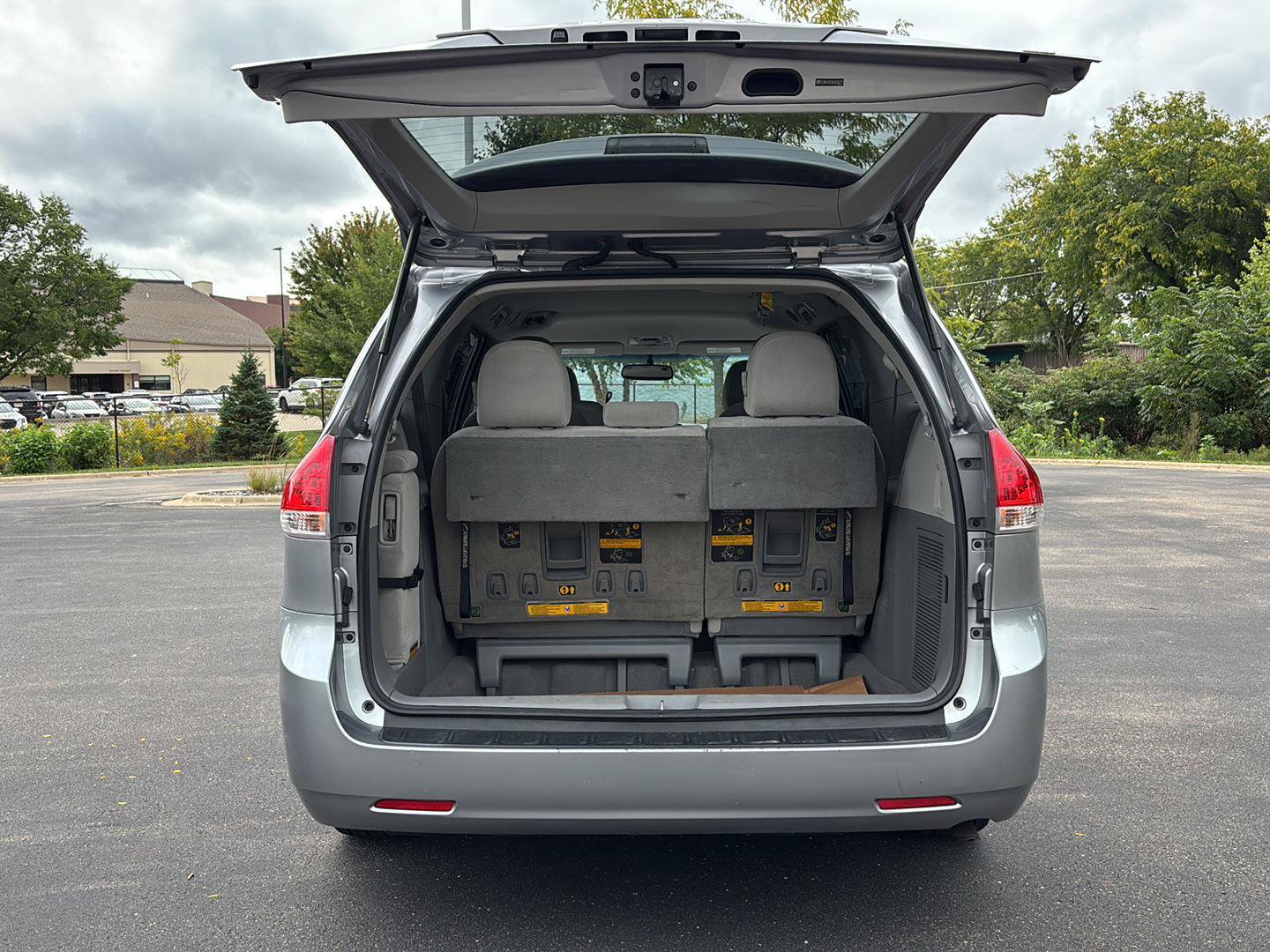 Used 2011 Toyota Sienna LE w/ Towing Pkg FWD image 20