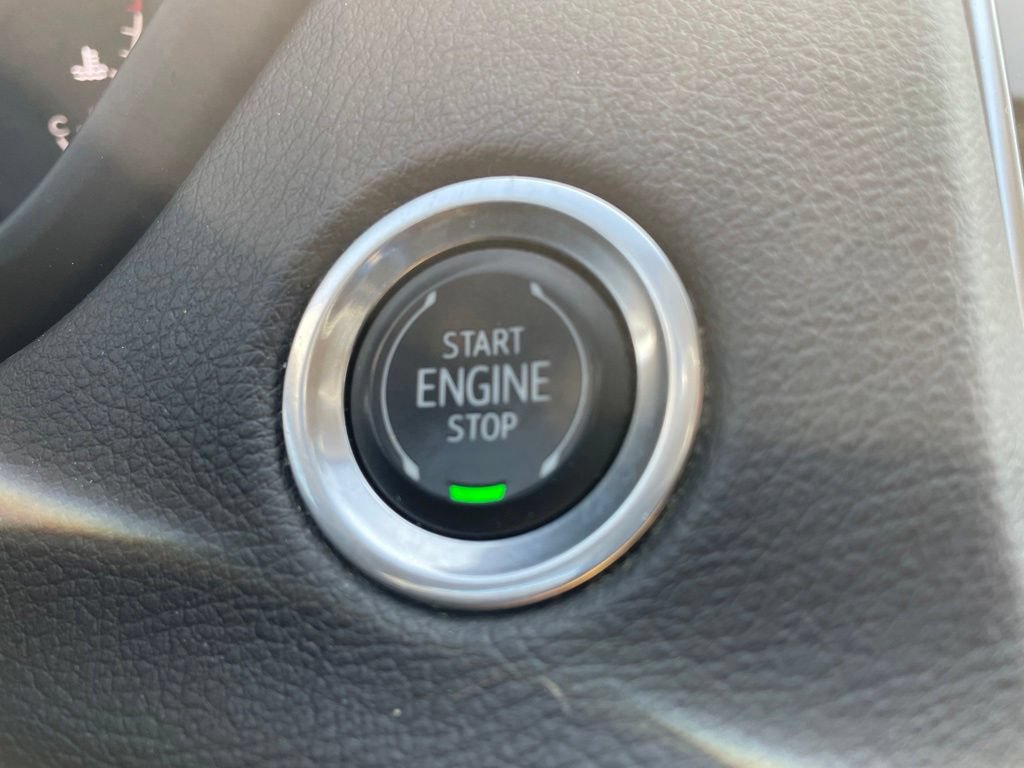 Used 2020 Cadillac XT4 Luxury AWD/4WD image 19