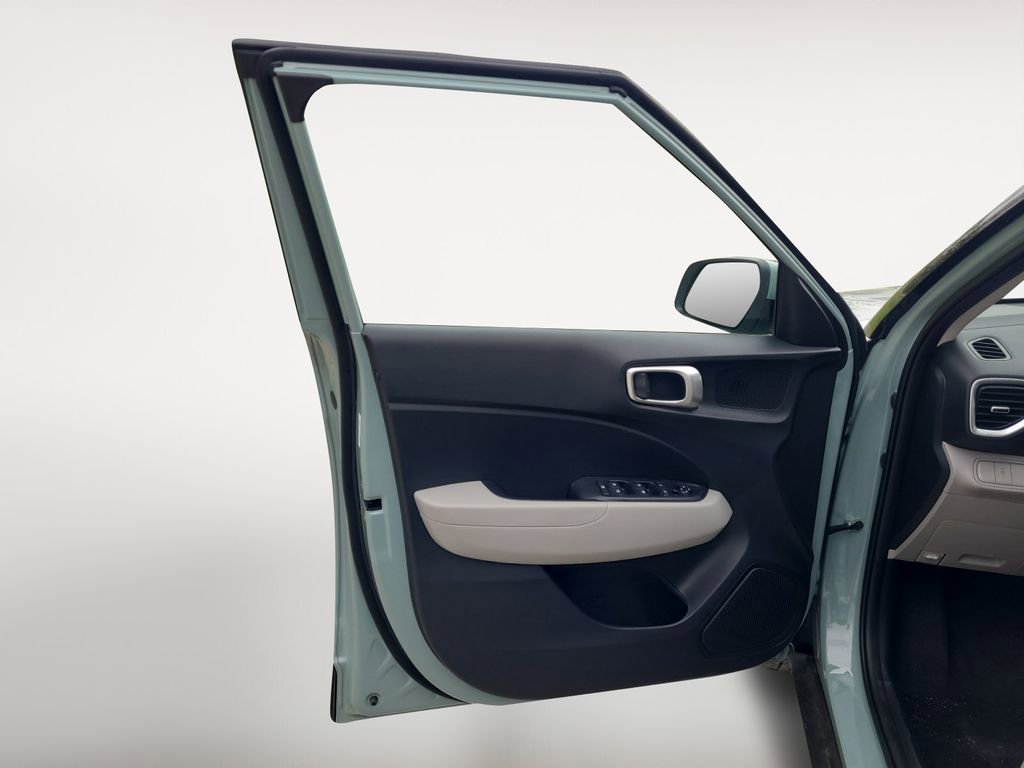 New 2026 Hyundai Venue SEL FWD image 25