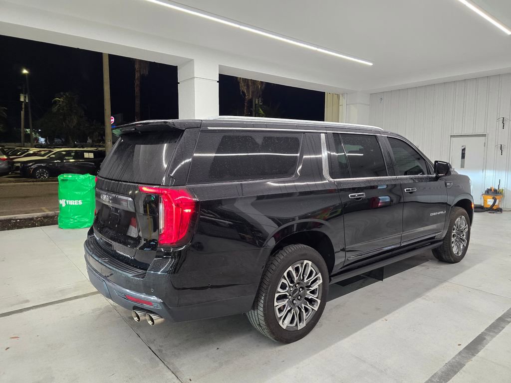 Used 2023 GMC Yukon XL Denali Ultimate AWD/4WD image 6