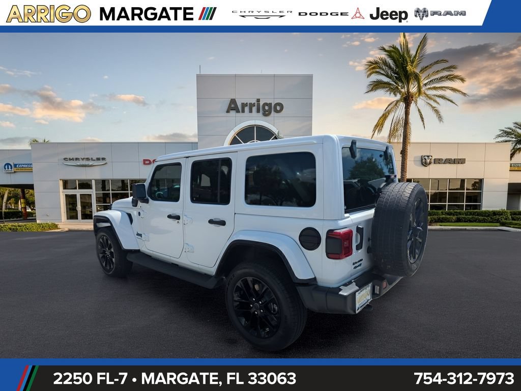 Used 2025 Jeep Wrangler Unlimited Sahara AWD/4WD image 7