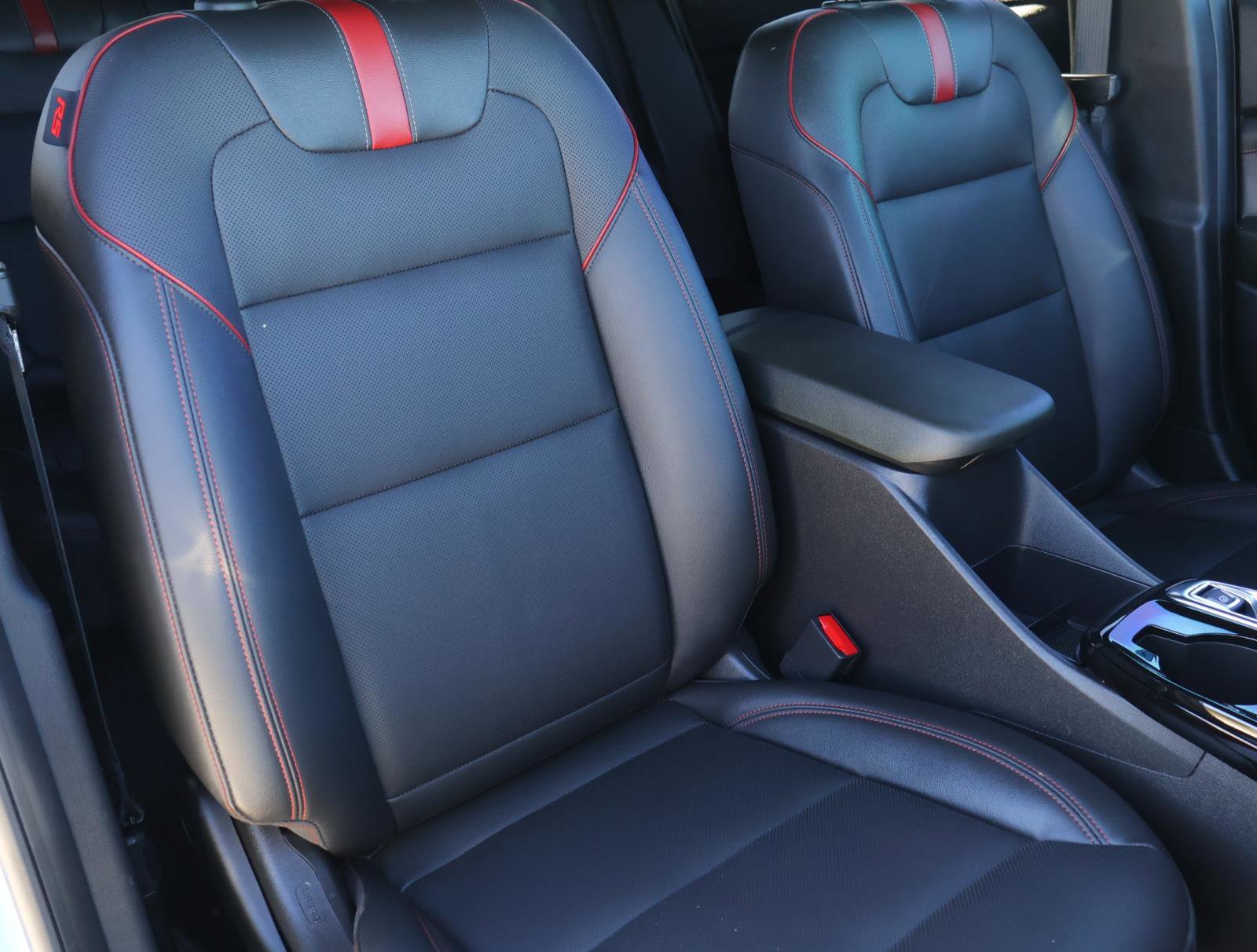 Used 2024 Chevrolet Trax RS w/ Sunroof Package image 19