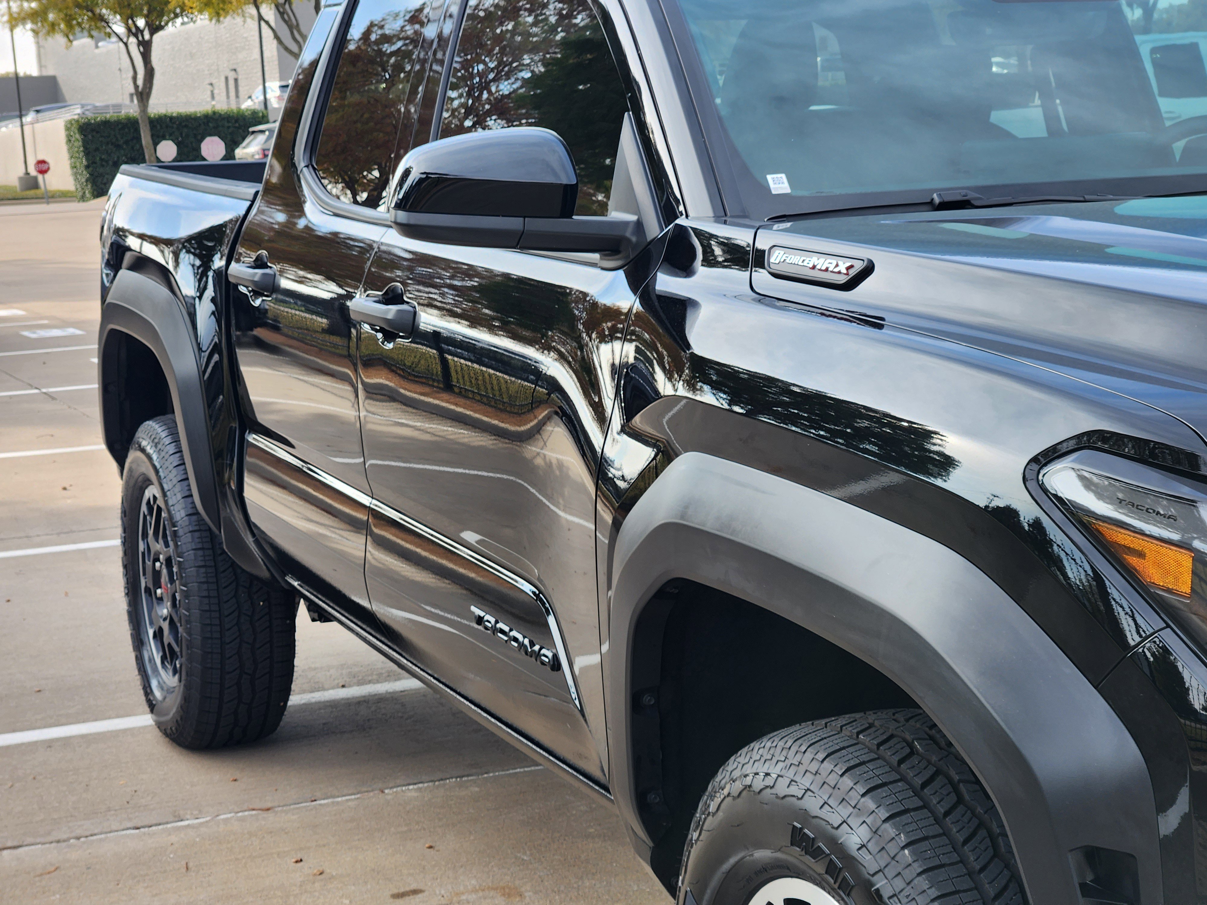 Used 2025 Toyota Tacoma TRD Off-Road image 8