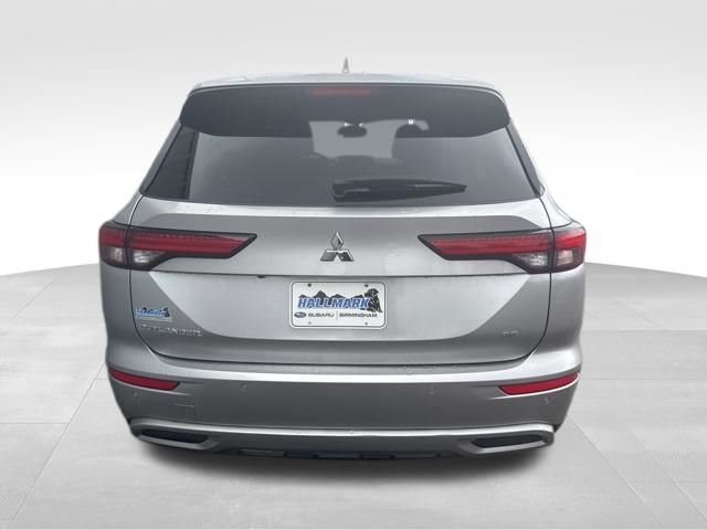 Used 2022 Mitsubishi Outlander SE image 3