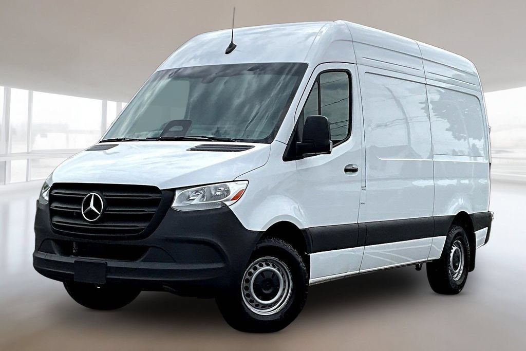 Used 2025 Mercedes-Benz Sprinter 2500 image 3