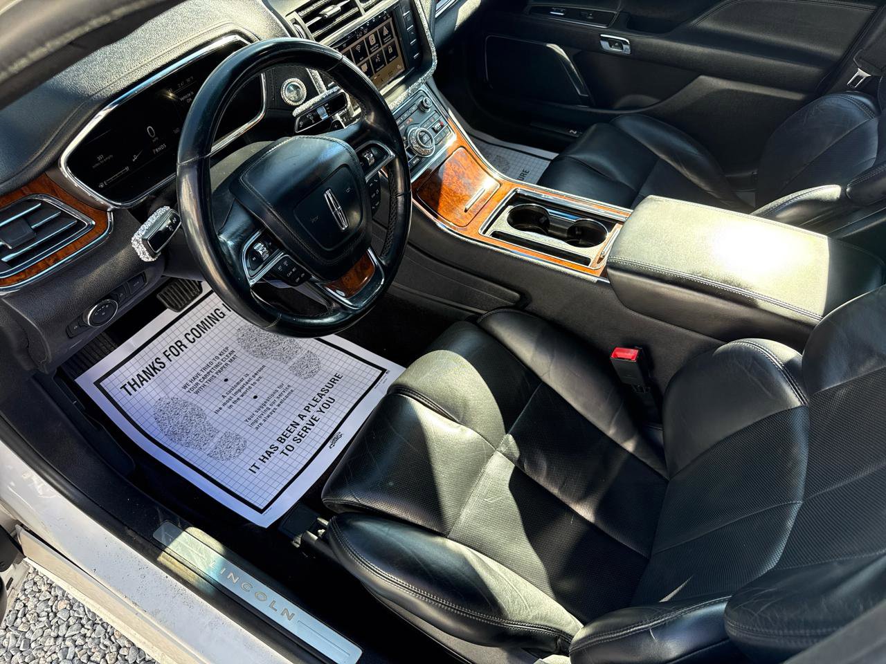 Used 2017 Lincoln Continental Select image 15