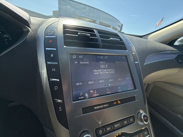 Used 2020 Lincoln MKZ image 11