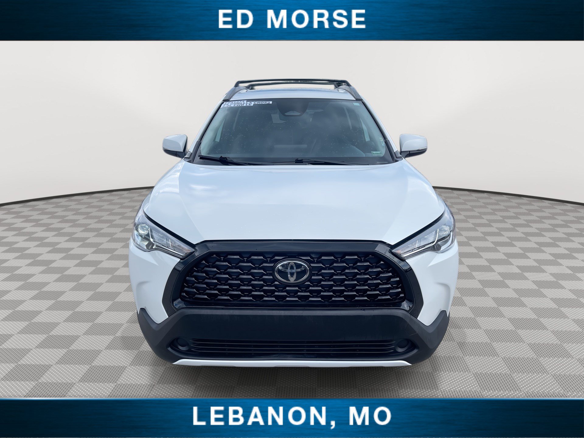 Used 2024 Toyota Corolla Cross LE w/ Moonroof Package FWD image 3