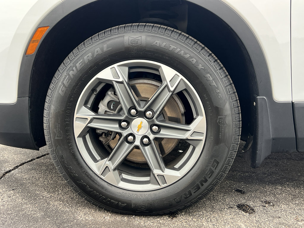 Used 2024 Chevrolet Blazer LT w/ Driver Confidence Package image 9