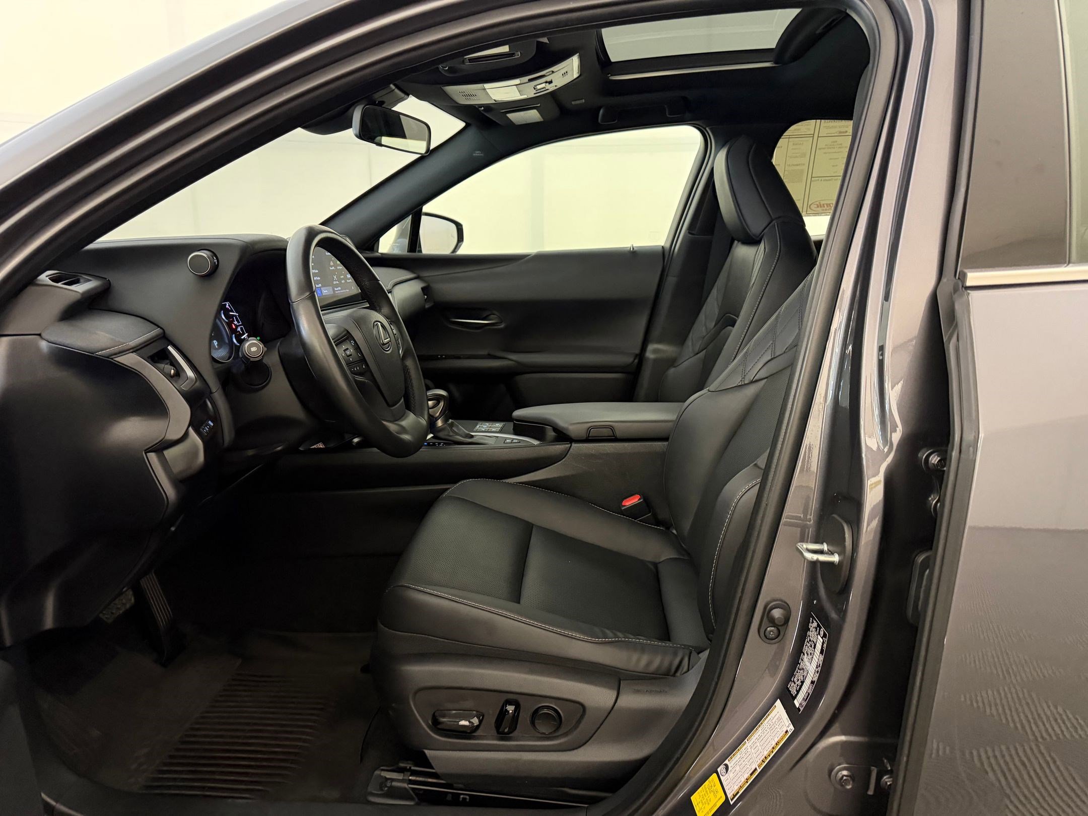 Used 2023 Lexus UX 250h F Sport w/ Accessory Package (Z2) image 5