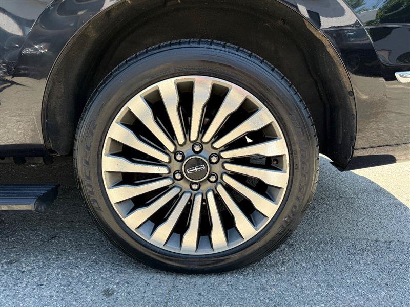 Used 2020 Lincoln Navigator Reserve w/ Luxury Package RWD image 13
