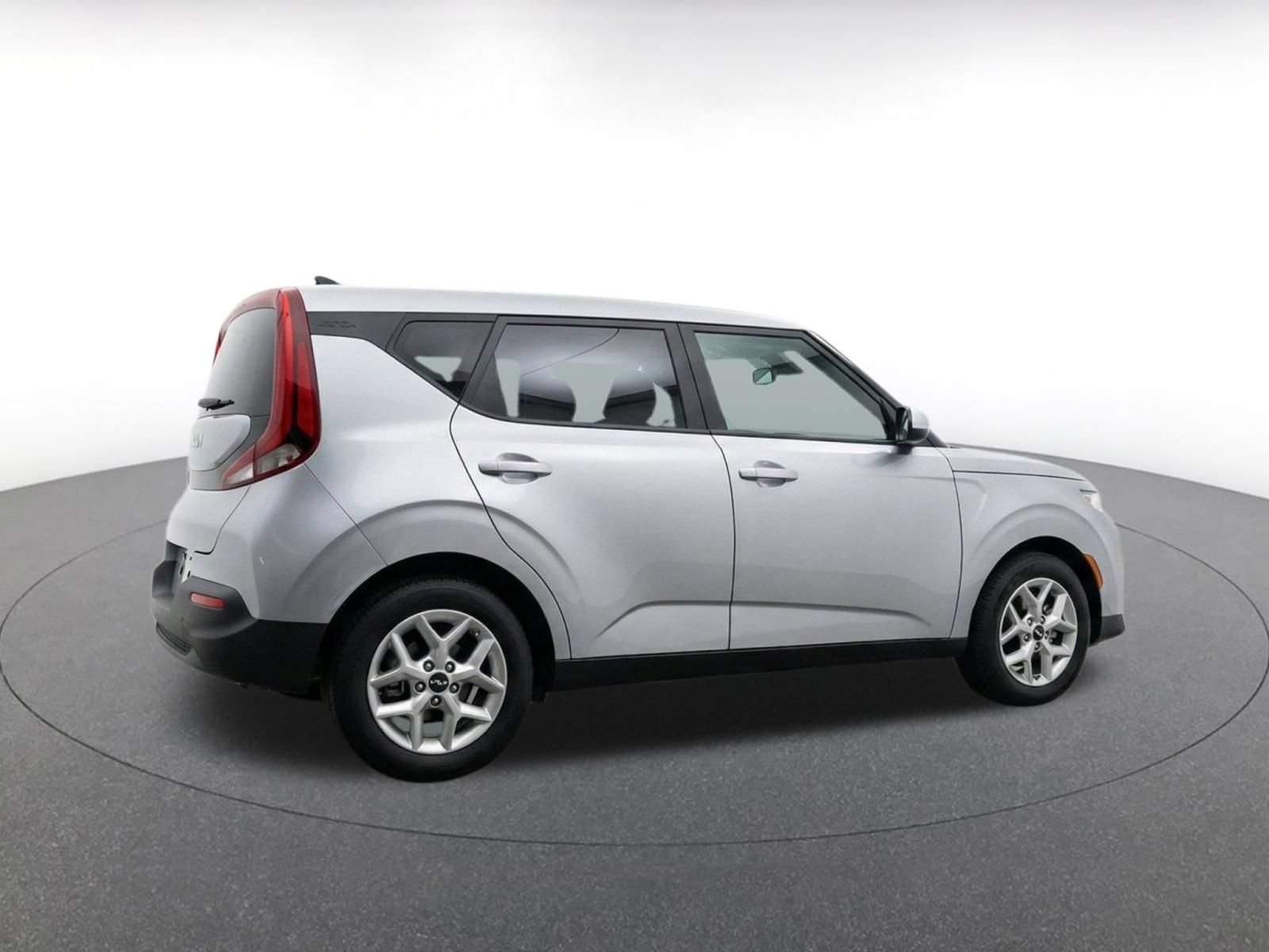 Used 2025 Kia Soul LX w/ LX Technology Package FWD image 10