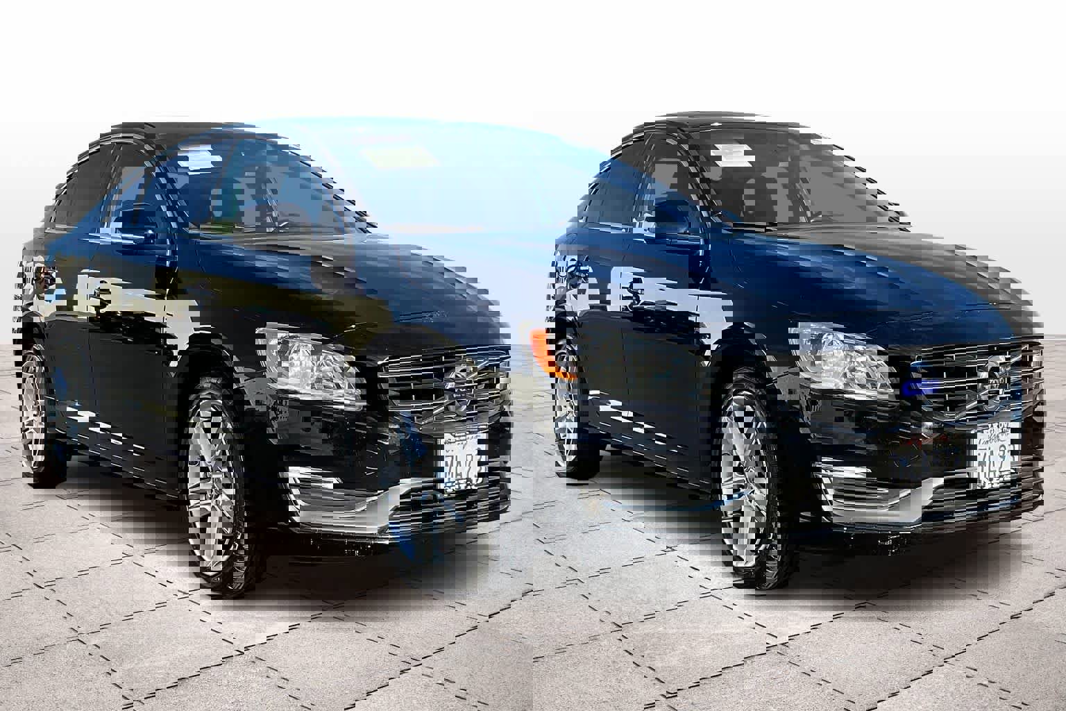 Used 2015 Volvo S60 T5 Premier image 2