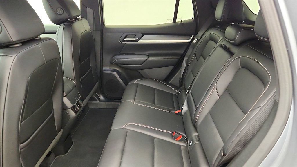 Used 2026 GMC Terrain Elevation w/ Elevation Premium Package FWD image 19