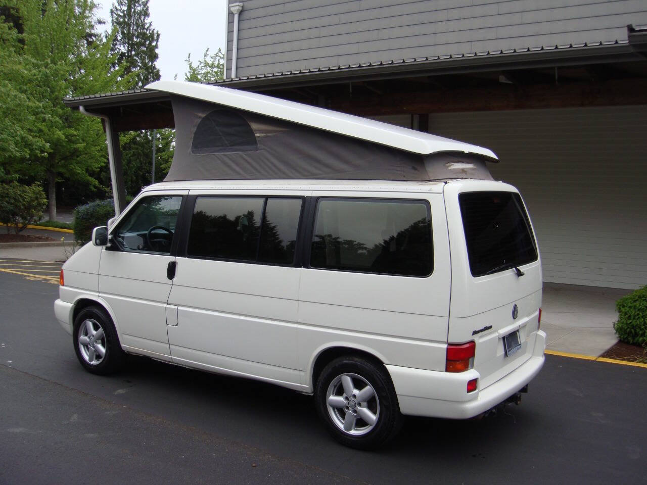 Used 2001 Volkswagen Eurovan FWD image 2