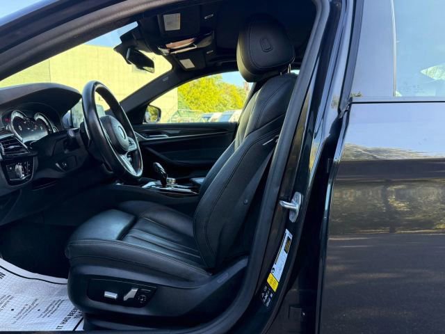 Used 2018 BMW 540i xDrive image 12