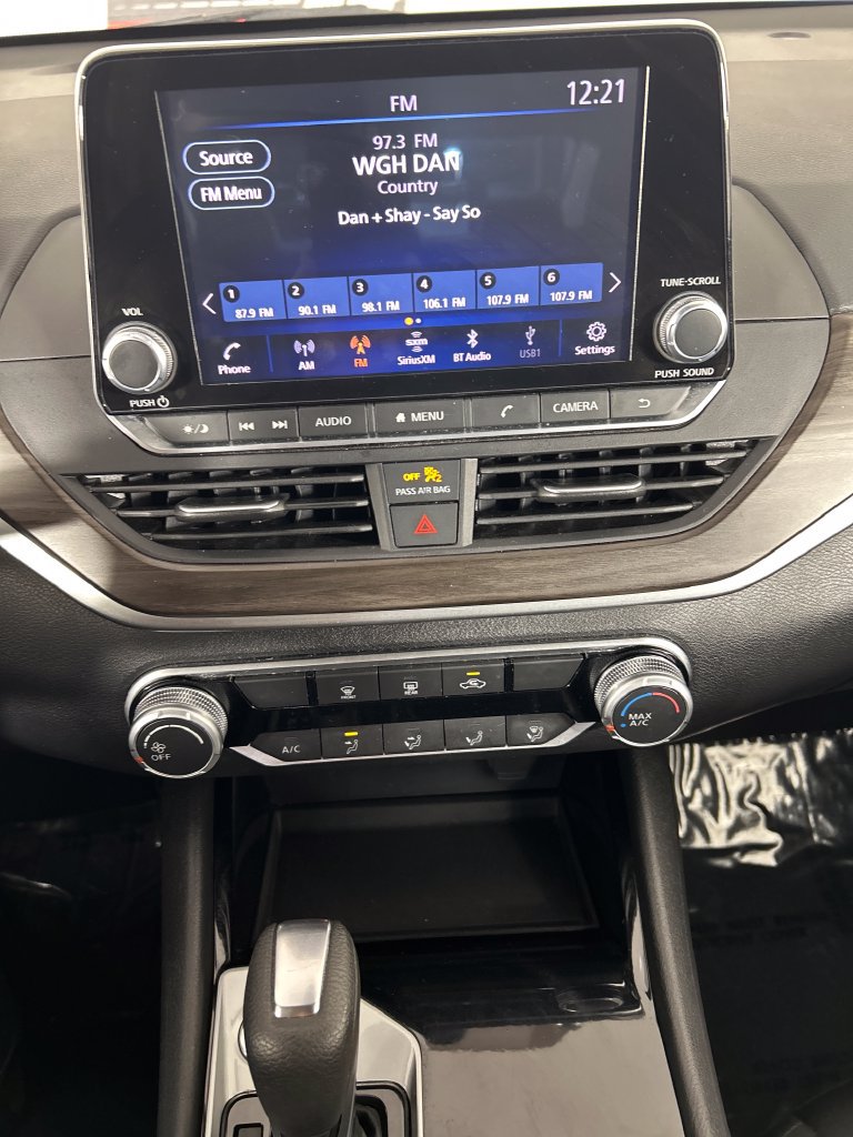 Used 2024 Nissan Altima 2.5 SV FWD image 14