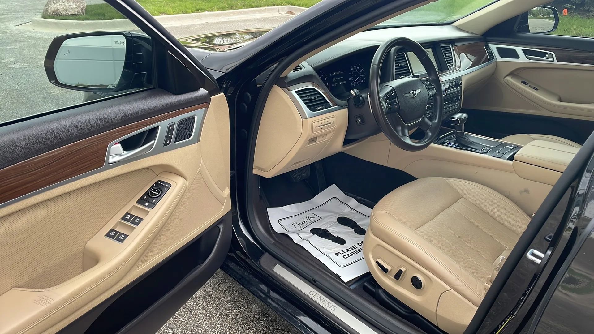 Used 2018 Genesis G80 3.8 RWD image 11