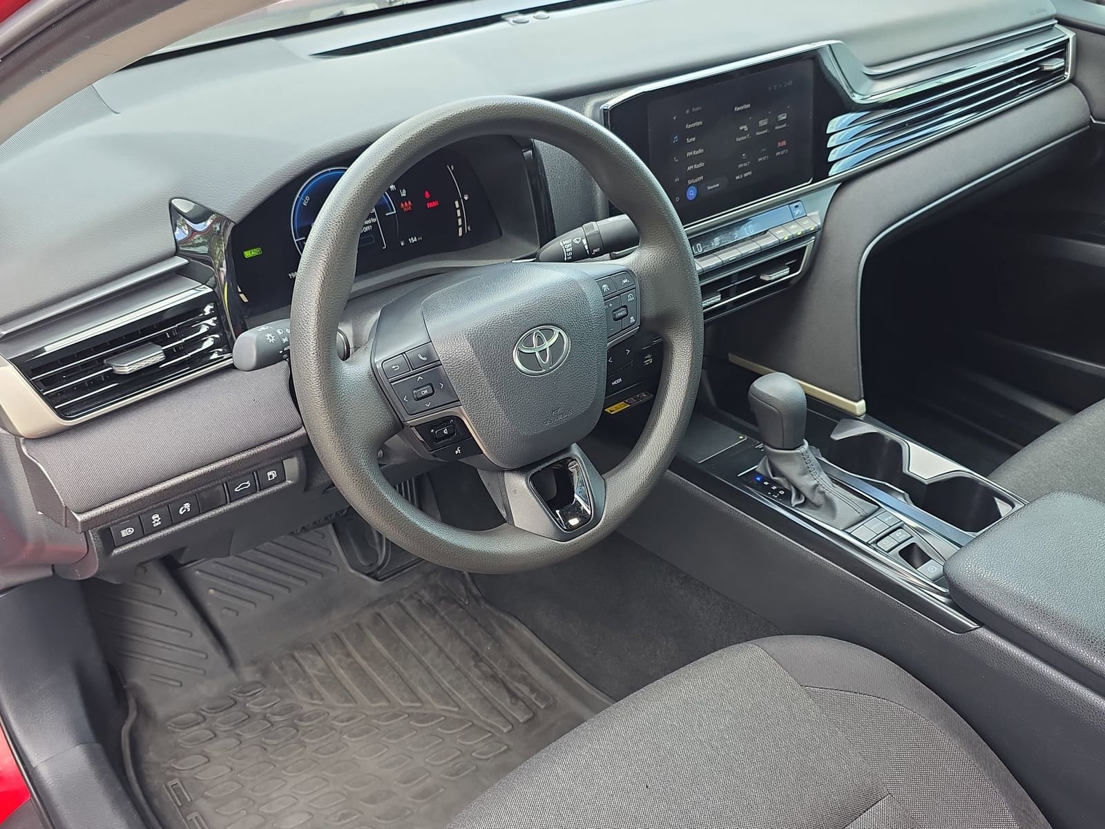 Used 2025 Toyota Camry LE image 15